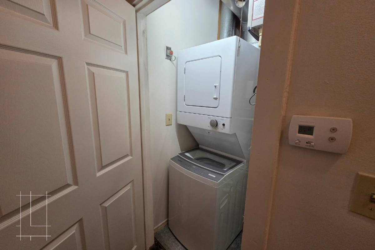 Apartment for rent at 880 Hamlet St, Columbus, OH 43201