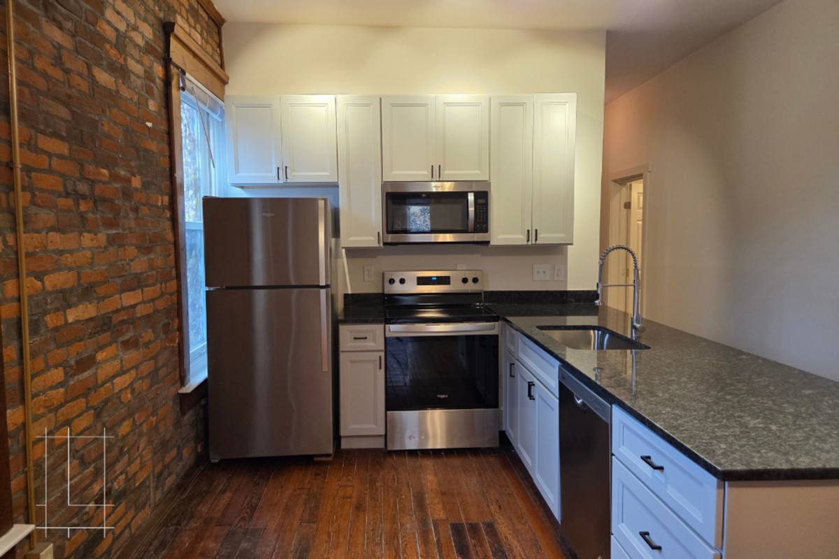 Apartment for rent at 880 Hamlet St, Columbus, OH 43201