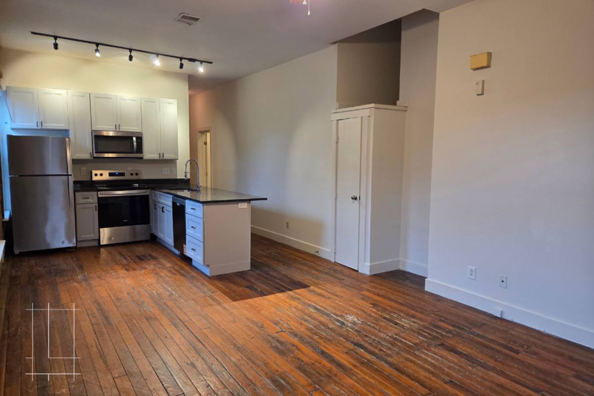 Apartment for rent at 880 Hamlet St, Columbus, OH 43201
