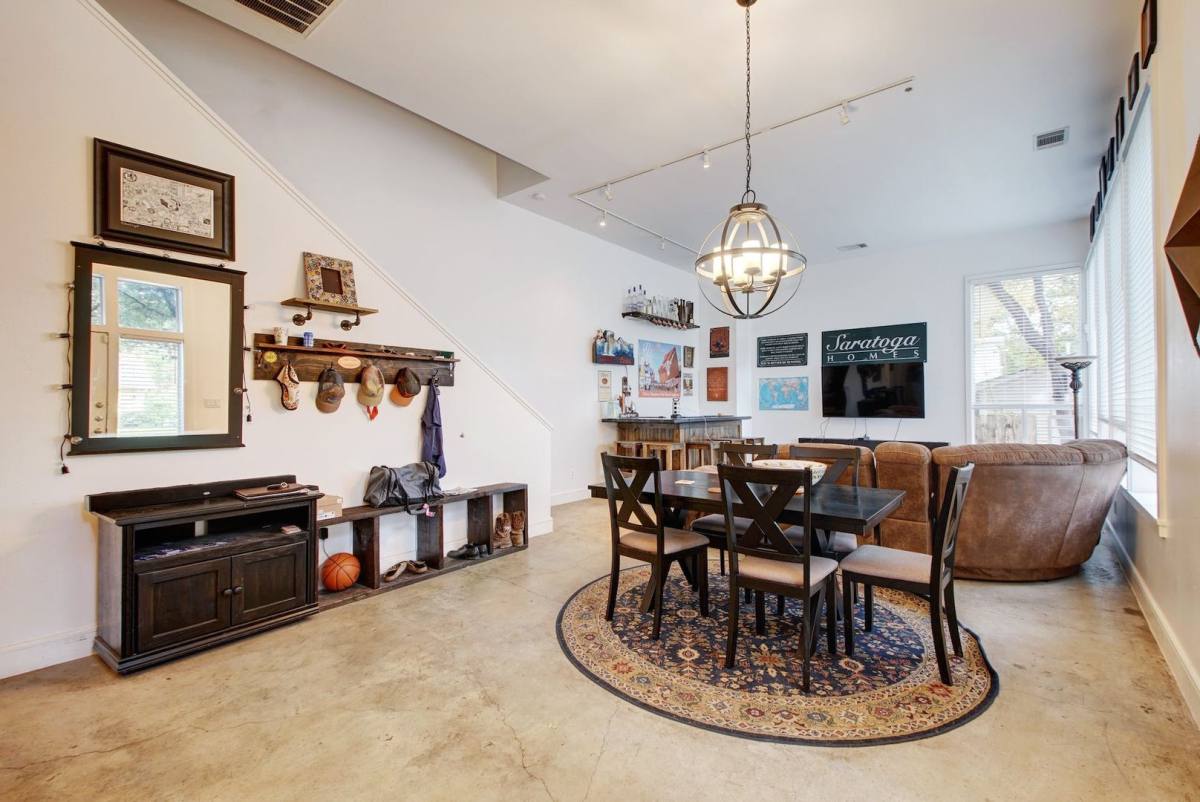 Apartment for rent at 616 W 35th St, Austin, TX 78705