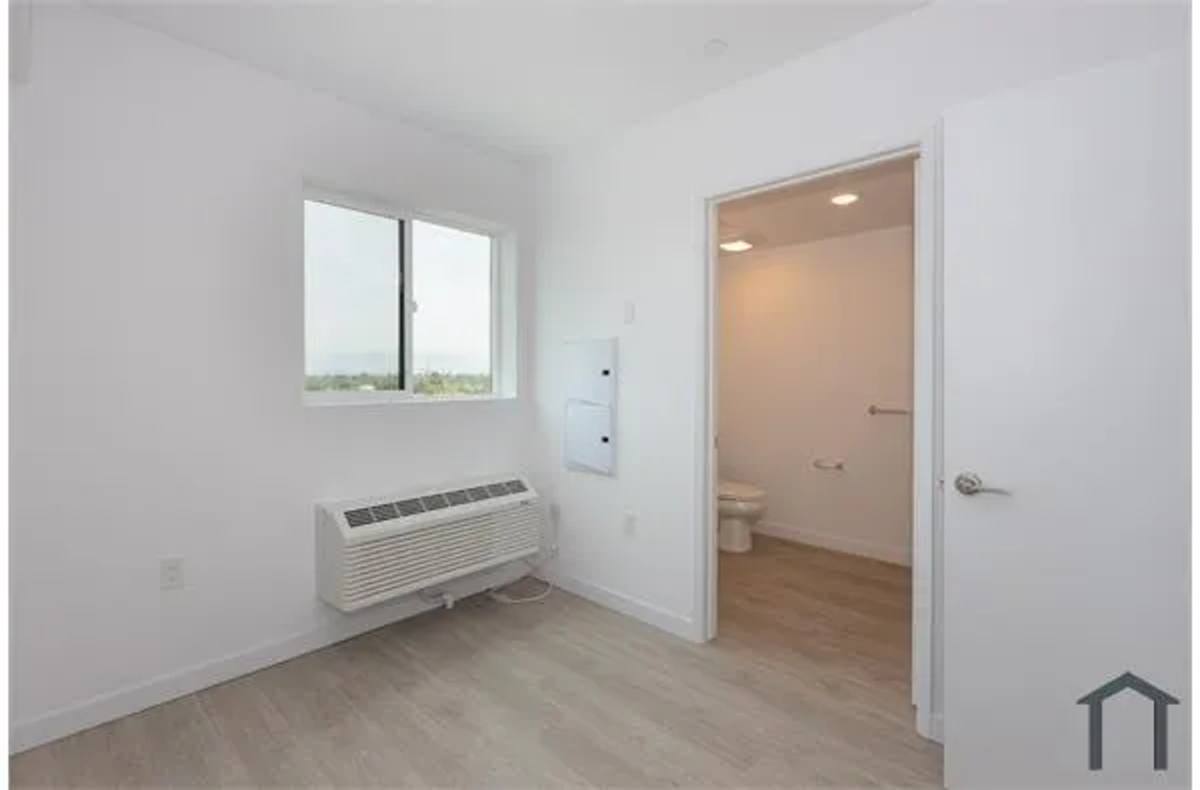 Apartment for rent at 10705-09 Avalon Blvd, Los Angeles, CA 90061