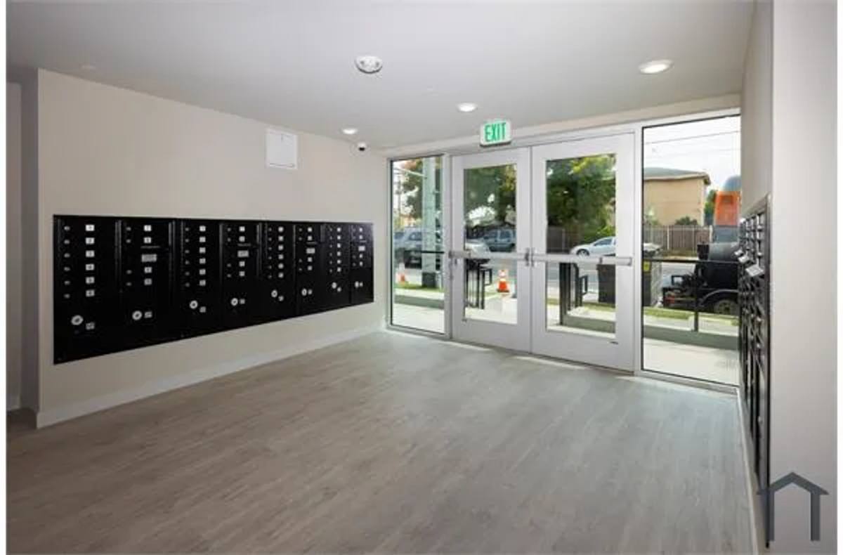 Apartment for rent at 10705-09 Avalon Blvd, Los Angeles, CA 90061