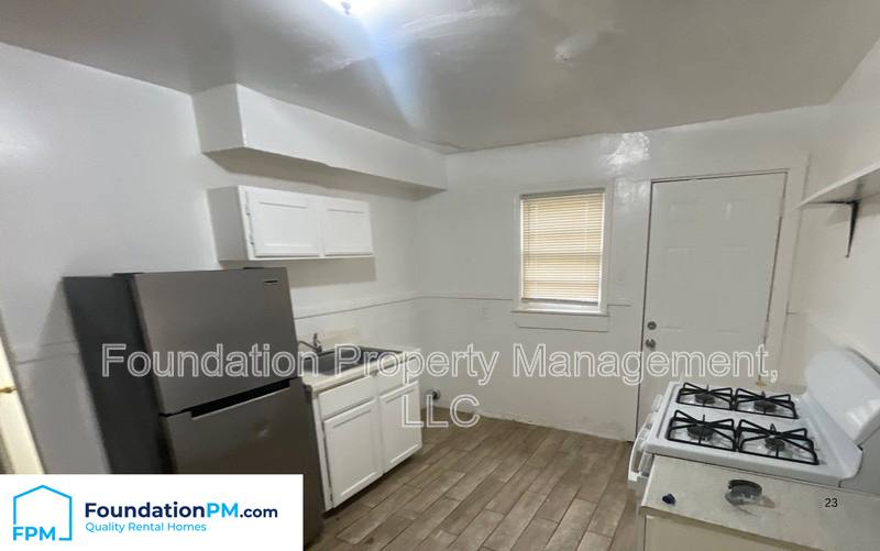House for rent at 2320 E Warren St, Memphis, TN 38106
