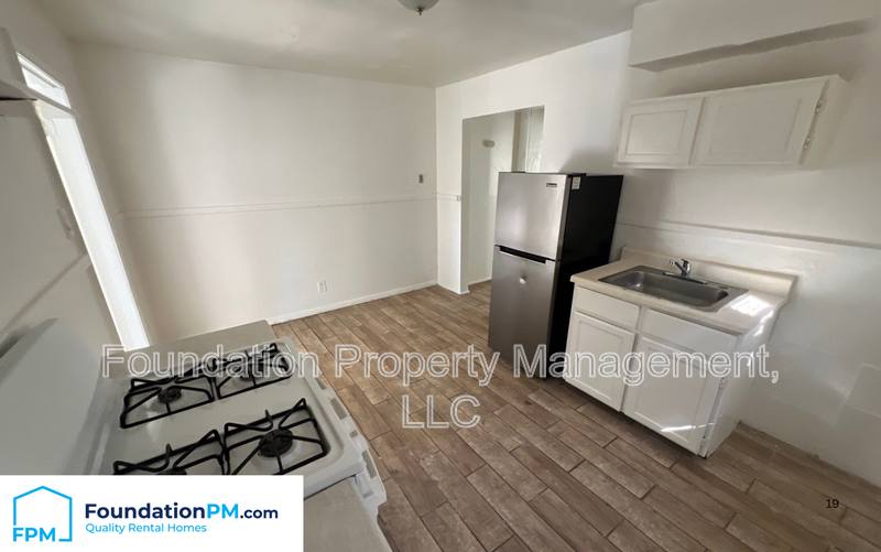 House for rent at 2320 E Warren St, Memphis, TN 38106