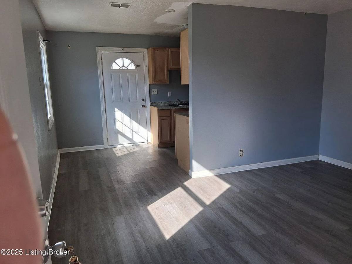 Apartment for rent at 4205 Norene Lane, Louisville, KY 40219