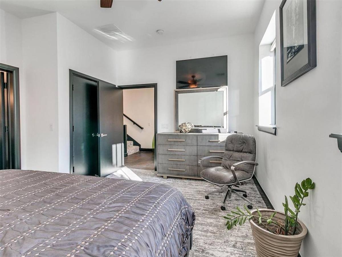 Townhouse for rent at 109 NE 3rd St, Oklahoma City, OK 73104