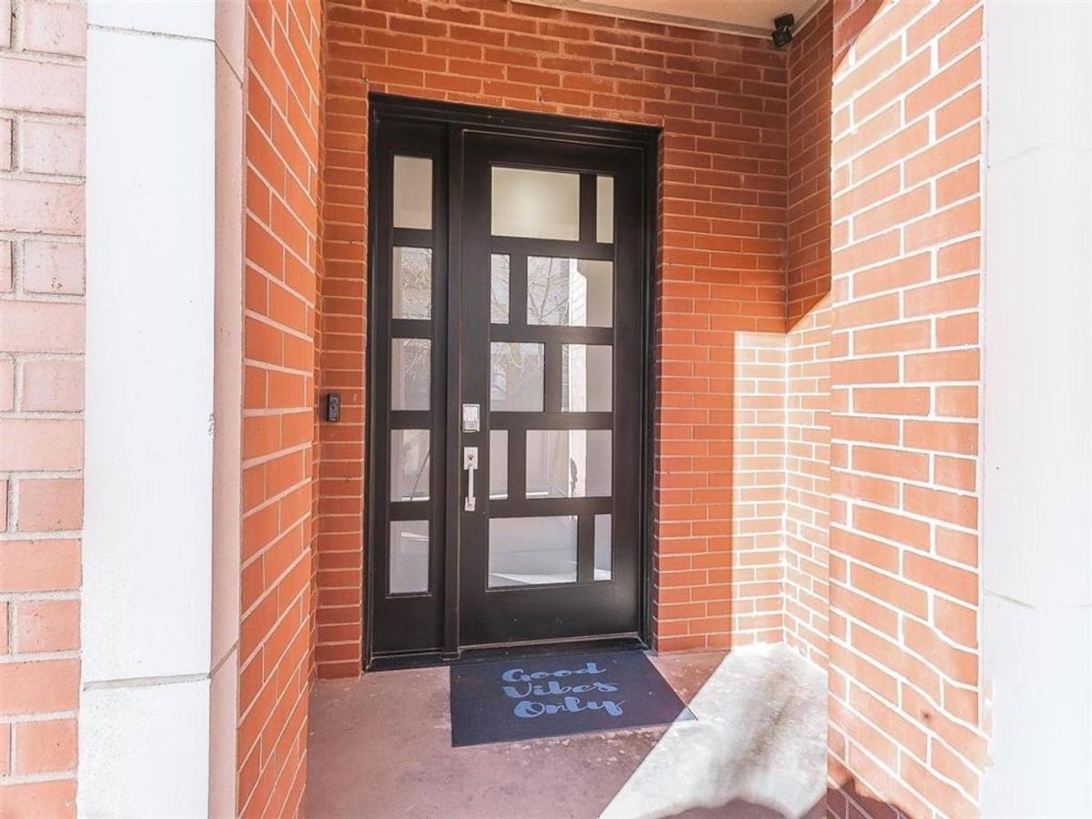 Townhouse for rent at 109 NE 3rd St, Oklahoma City, OK 73104