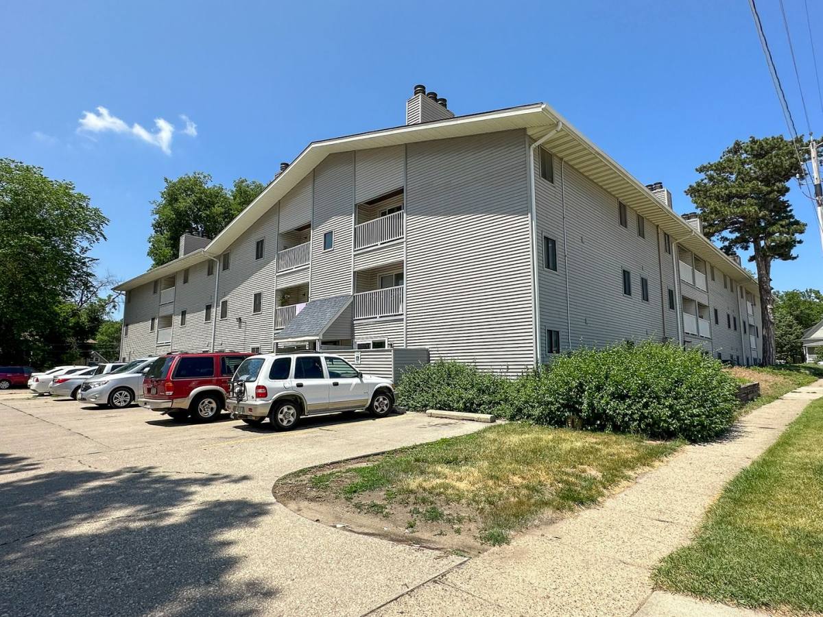 Apartment for rent at 1006 Lincoln Way, Ames, IA 50010