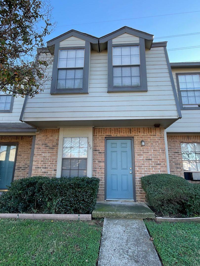 Condo for rent at 702 W Collins, Denton, TX 76201