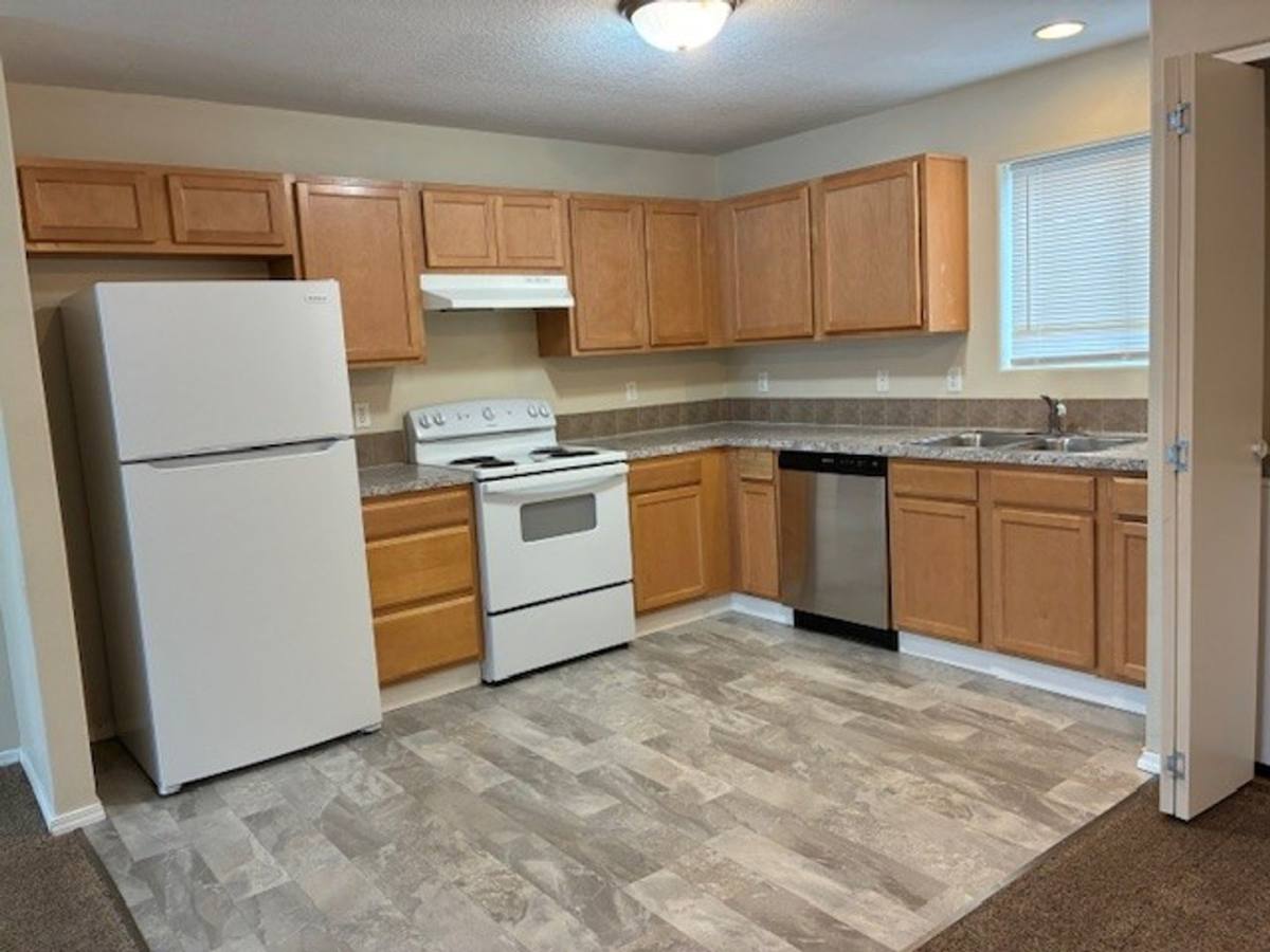 Townhouse for rent at 13414 SE Division St, Portland, OR 97236