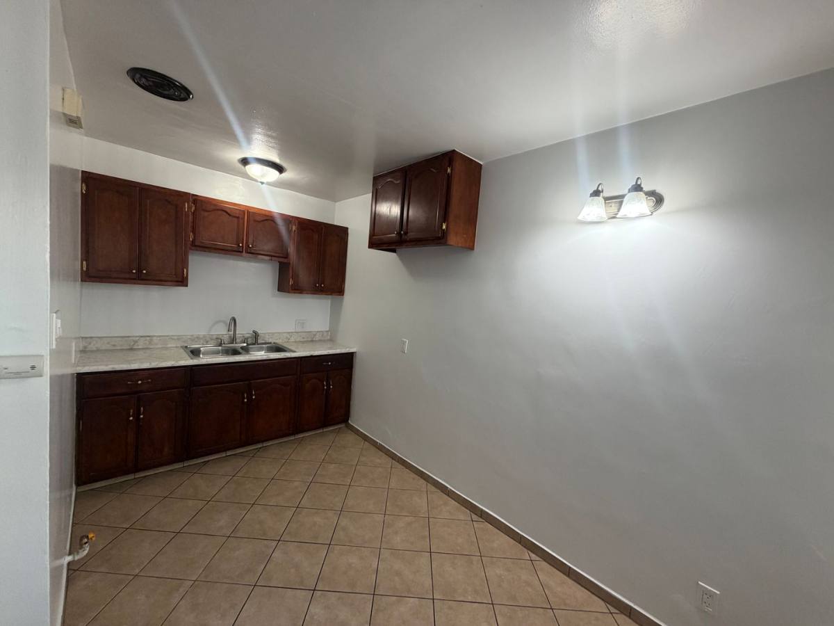 Apartment for rent at 1518-40 E Artesia Blvd, Long Beach, CA 90805