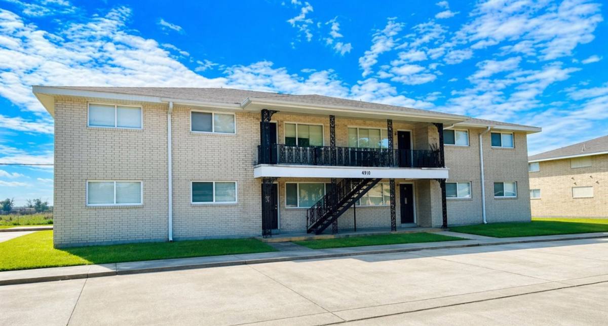 Apartment for rent at 8720 Livingston Ave, Chalmette, LA 70043
