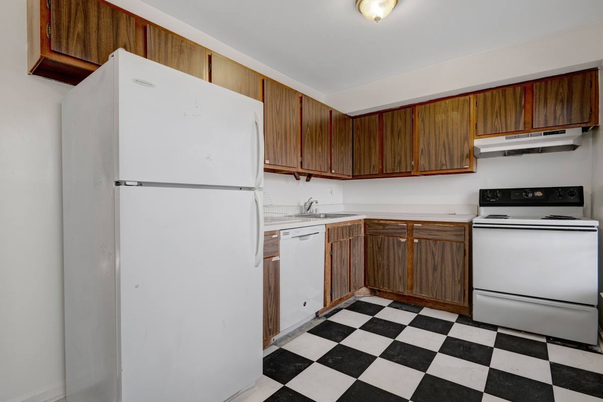 Condo for rent at 742 7th St SE #B, Washington, DC 20003