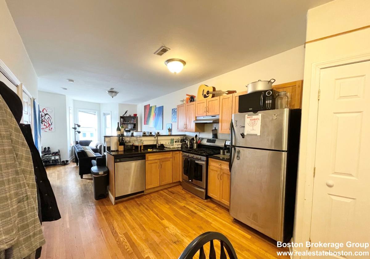 Apartment for rent at 147 Marcella St #3, Roxbury, MA 02119