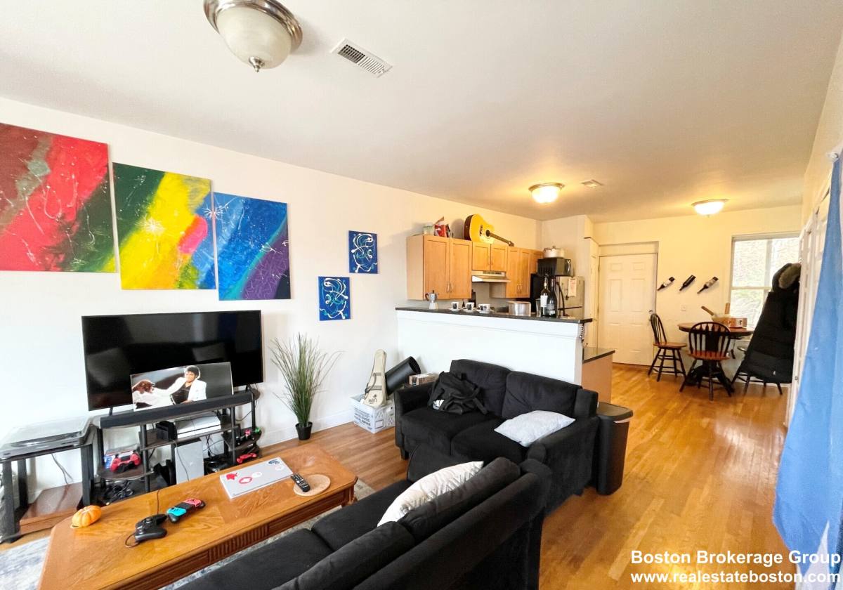 Apartment for rent at 147 Marcella St #3, Roxbury, MA 02119