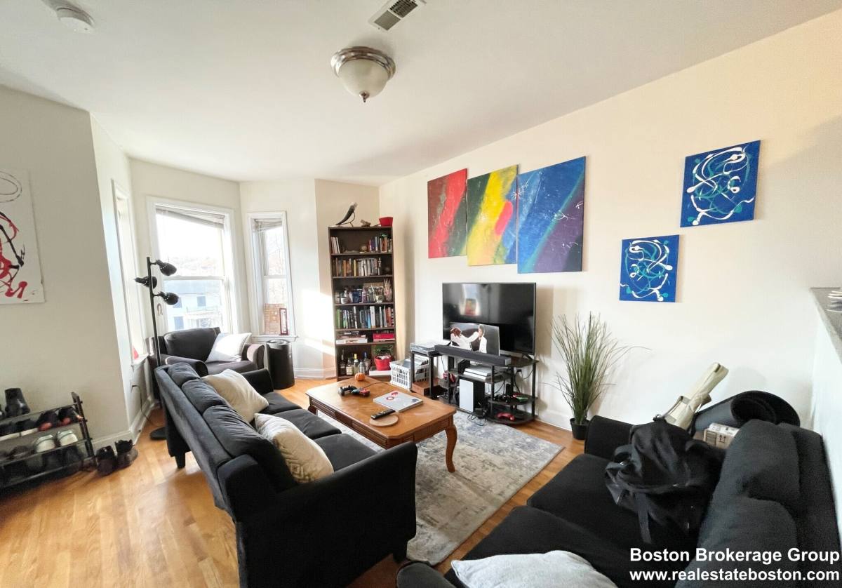 Apartment for rent at 147 Marcella St #3, Roxbury, MA 02119