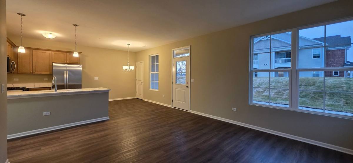 Apartment for rent at 396 Timber Pointe Dr, Joliet, IL 60431