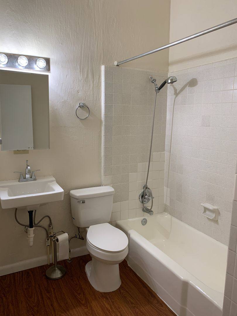 Apartment for rent at 170 - 172 174 Hart Ave, Athens, GA 30606