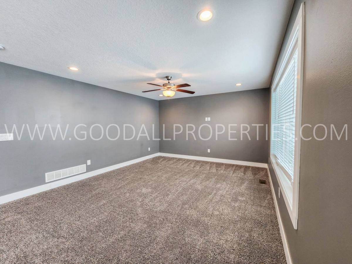 House for rent at 1306 Green Hills Dr, Norwalk, IA 50211