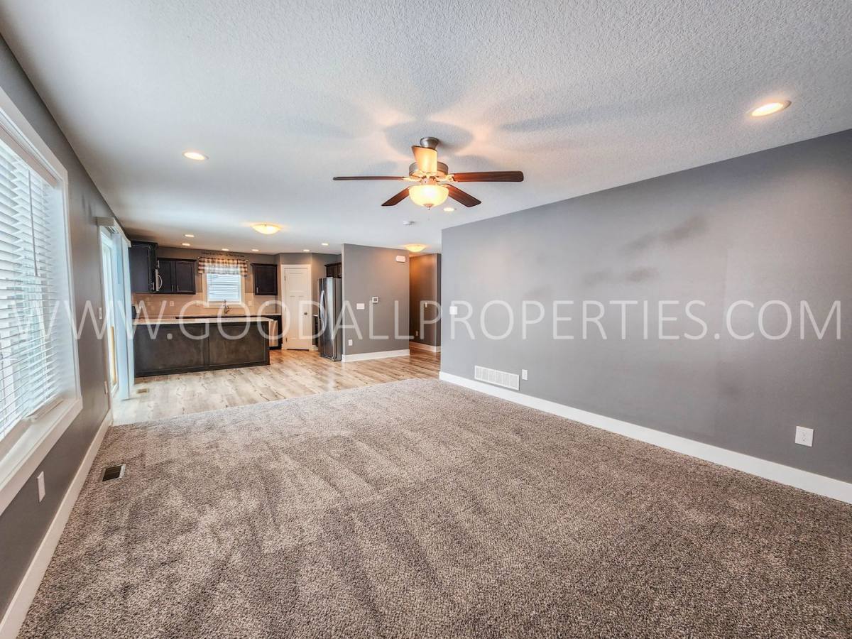 House for rent at 1306 Green Hills Dr, Norwalk, IA 50211