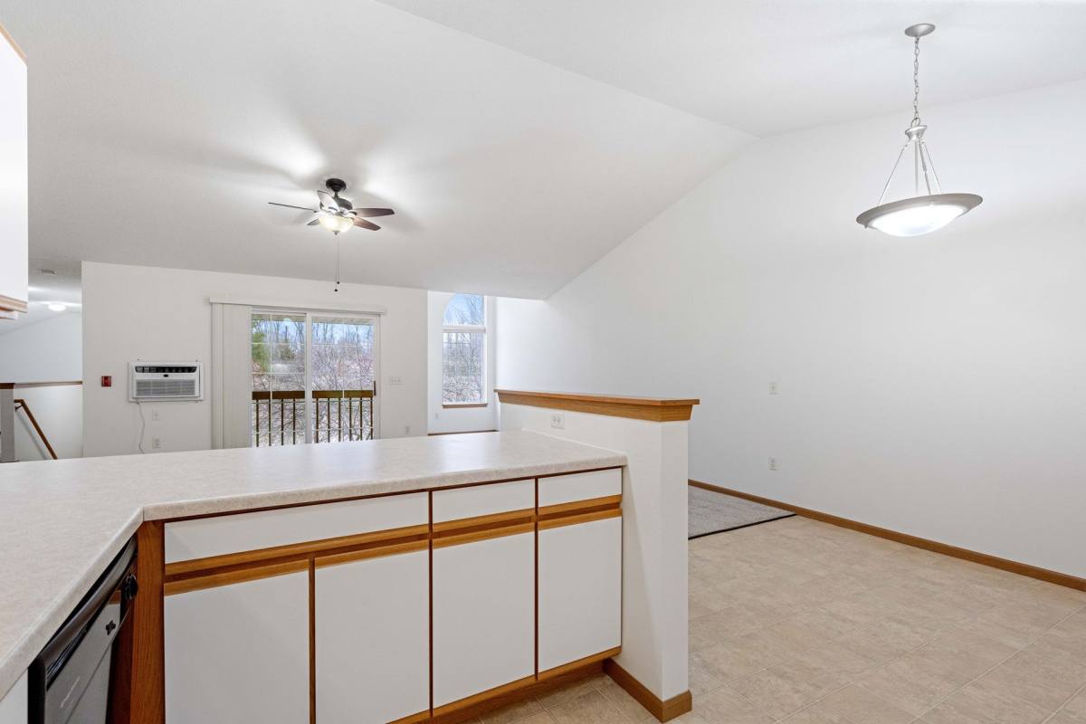 Apartment for rent at 400 Stonefield, Mauston, WI 53948