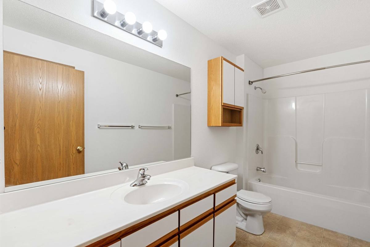 Apartment for rent at 400 Stonefield, Mauston, WI 53948