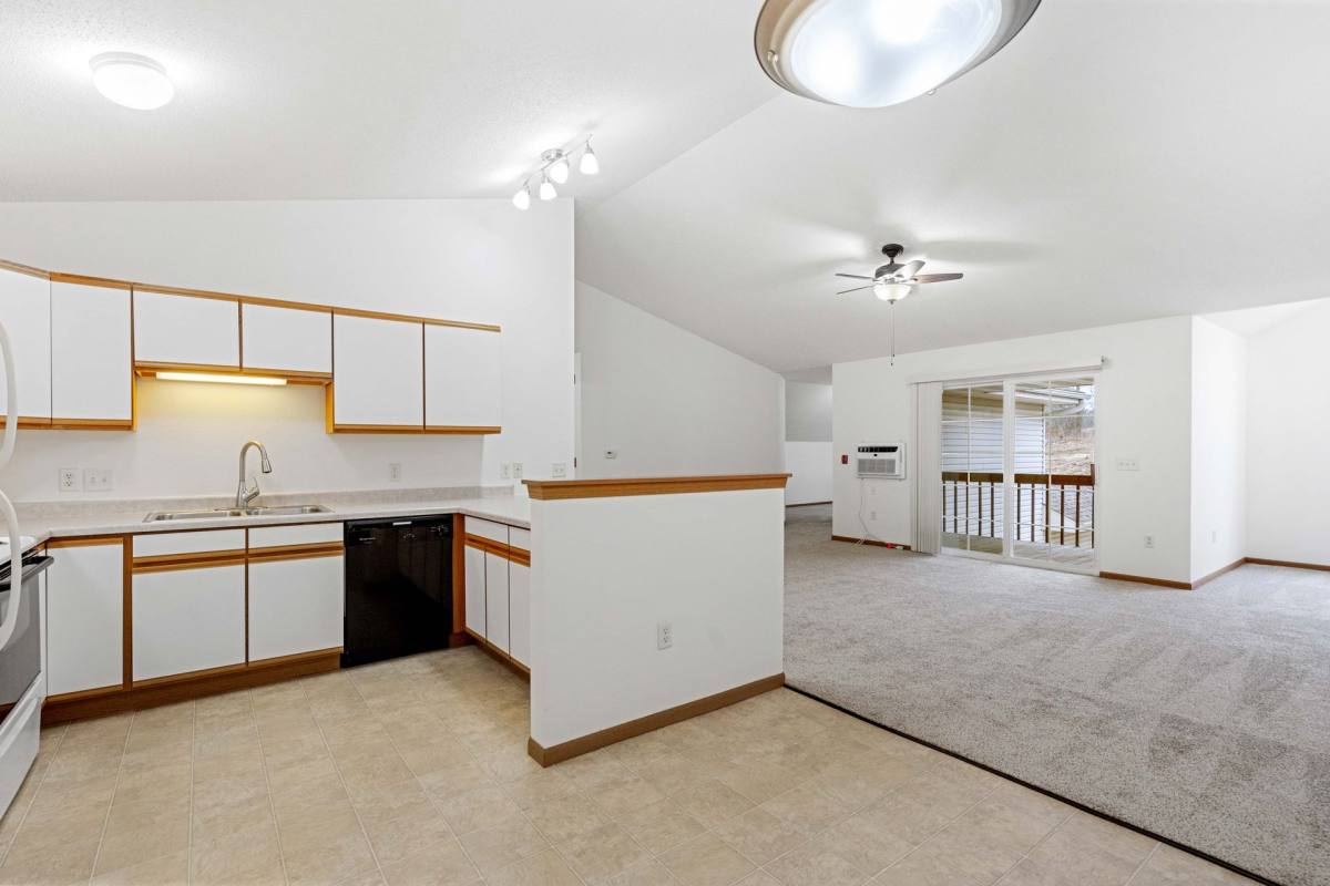 Apartment for rent at 400 Stonefield, Mauston, WI 53948
