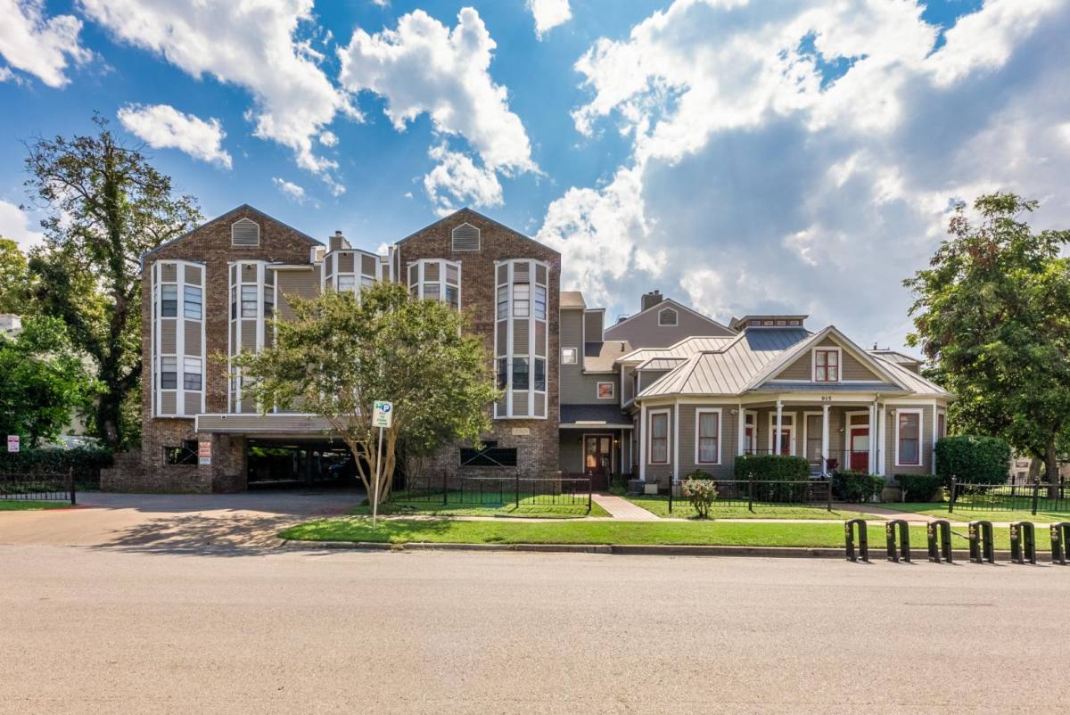 Condo for rent at 915 W 23rd St #212, Austin, TX 78705
