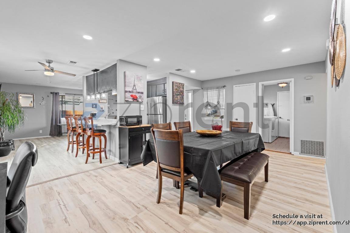 House for rent at 325 Falcon Dr, Vallejo, CA 94589