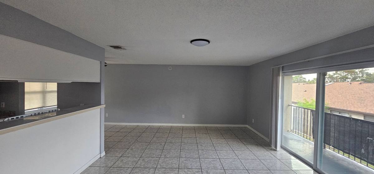 Apartment for rent at 5672 Tomoka Dr, Orlando, FL 32839