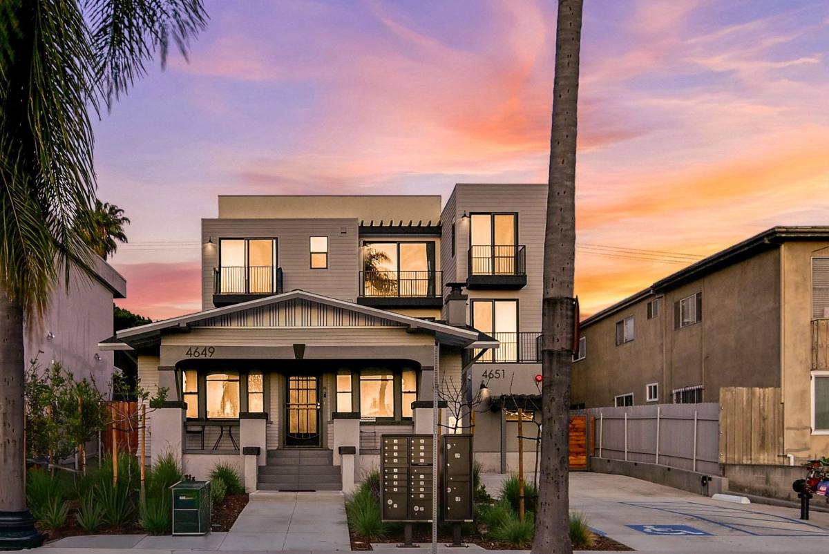 Apartment for rent at 4649-4651 Arizona St, San Diego, CA 92116