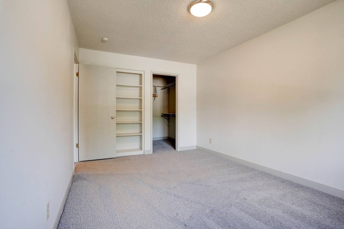 Apartment for rent at 1601 Aber Ave, Iowa City, IA 52246