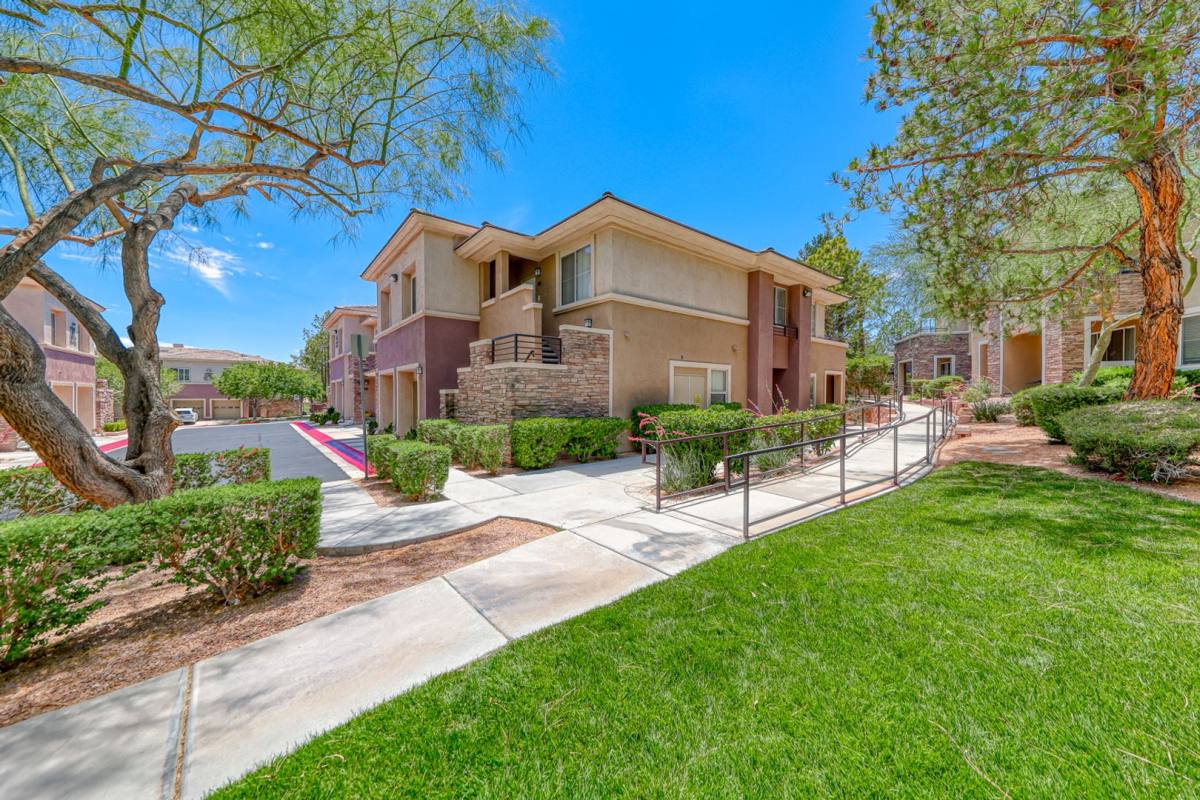 Townhouse for rent at 673 Peachy Canyon Circle, Las Vegas, NV 89144