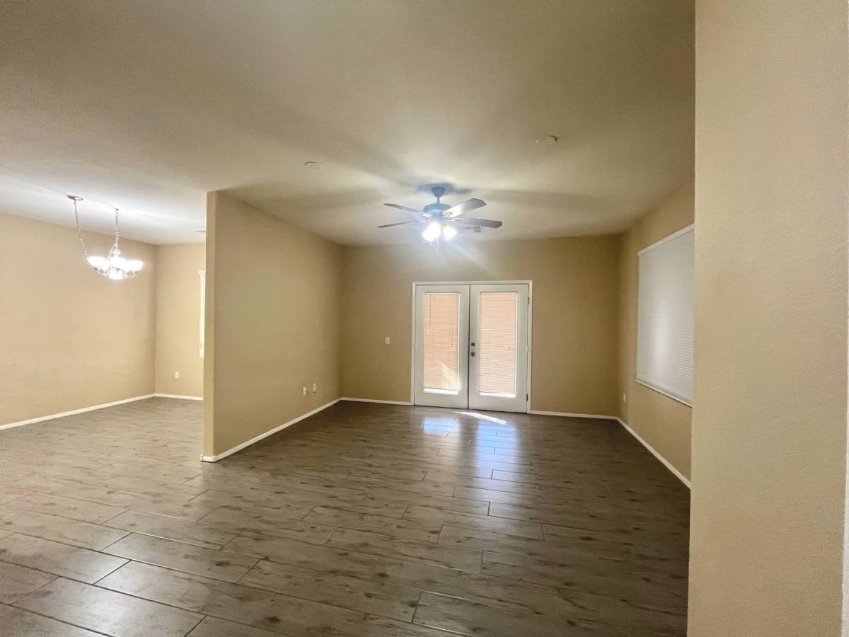 Townhouse for rent at 673 Peachy Canyon Circle, Las Vegas, NV 89144