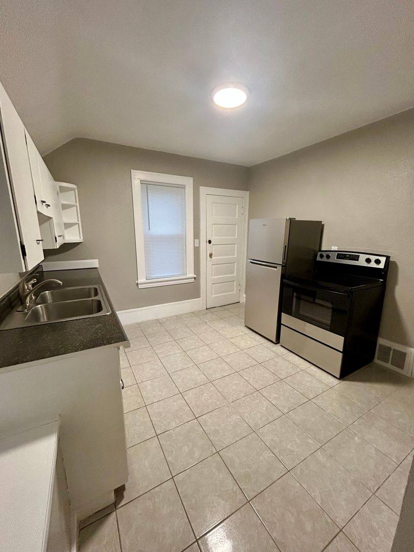 Apartment for rent at 906 N 6th Ave E, Duluth, MN 55805