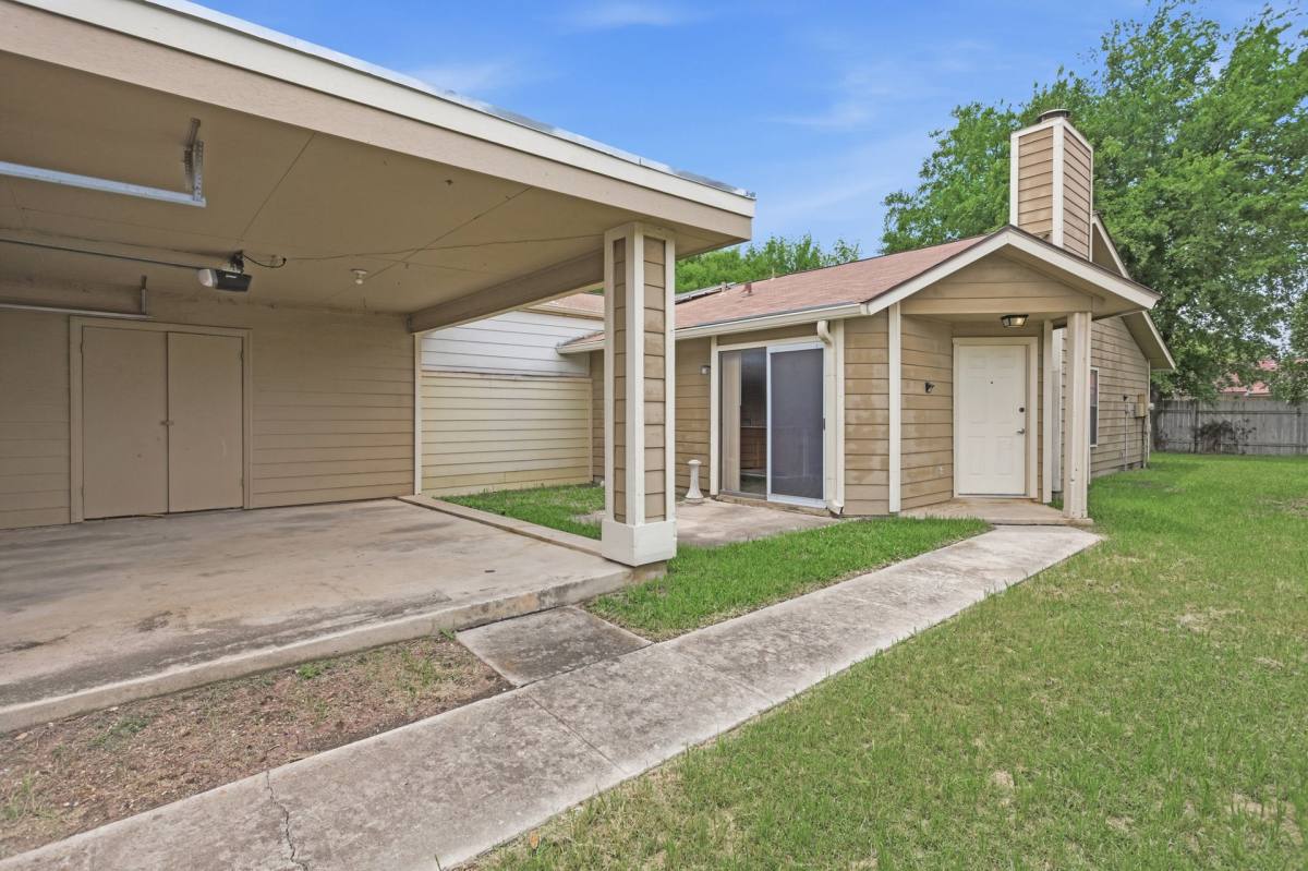 Townhouse for rent at 11739 Spring Club, San Antonio, TX 78249