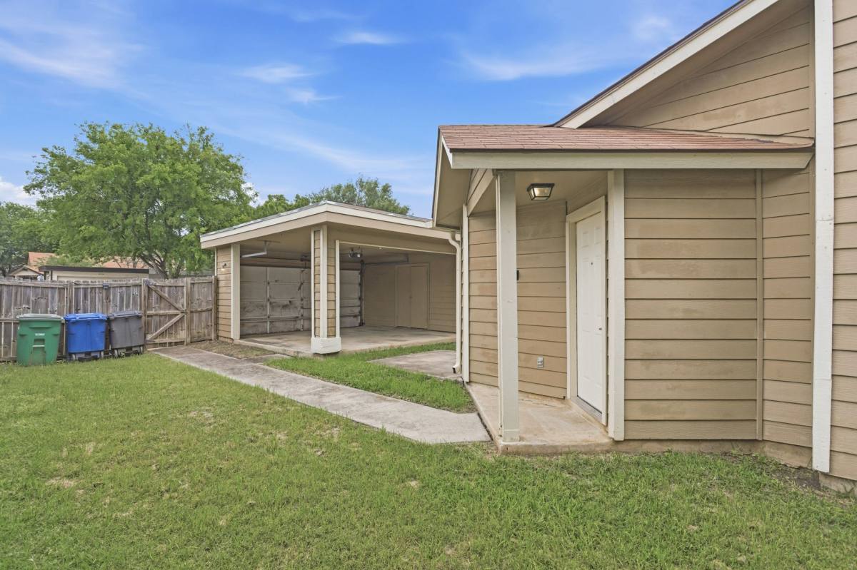 Townhouse for rent at 11739 Spring Club, San Antonio, TX 78249