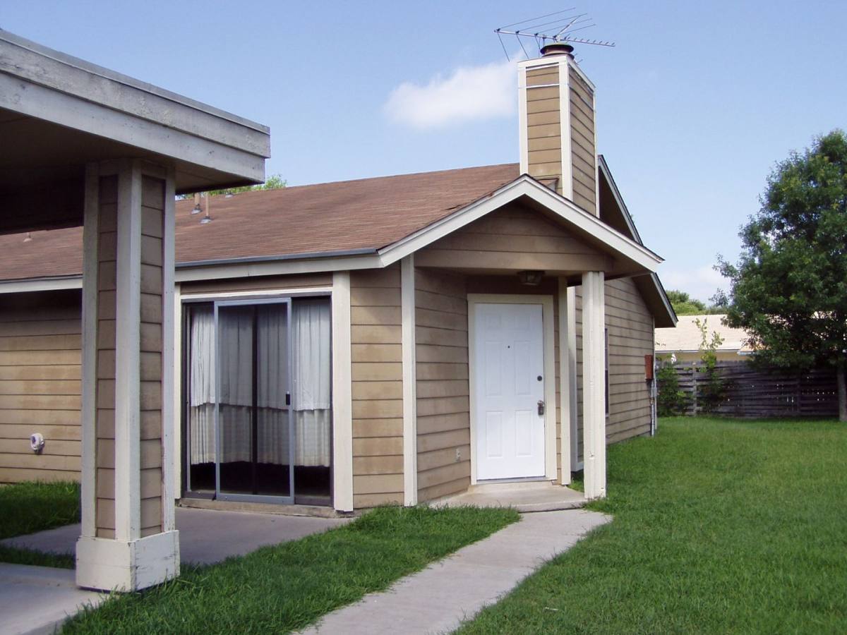 Townhouse for rent at 11739 Spring Club, San Antonio, TX 78249