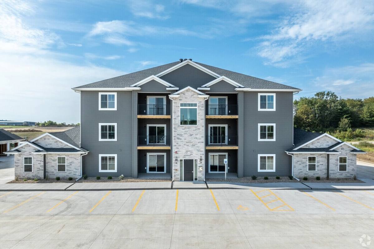Apartment for rent at 204 Sycamore Dr, West Branch, IA 52358