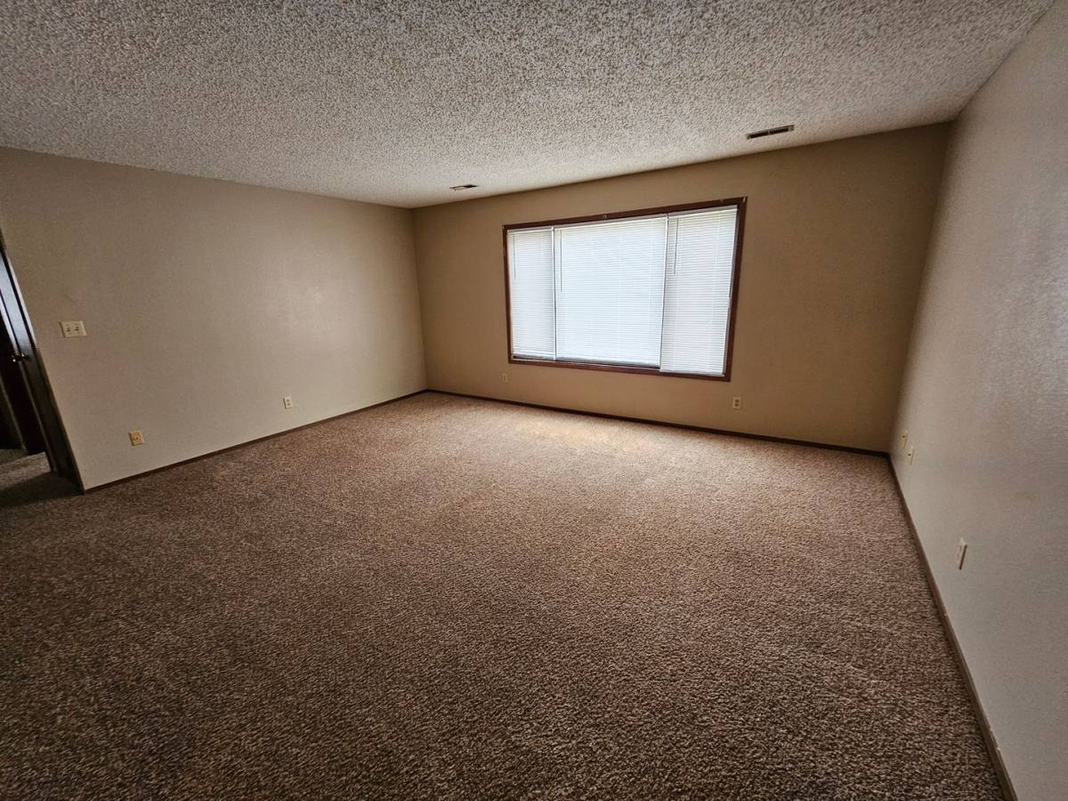 Apartment for rent at 3621 Sager Ave, Waterloo, IA 50701