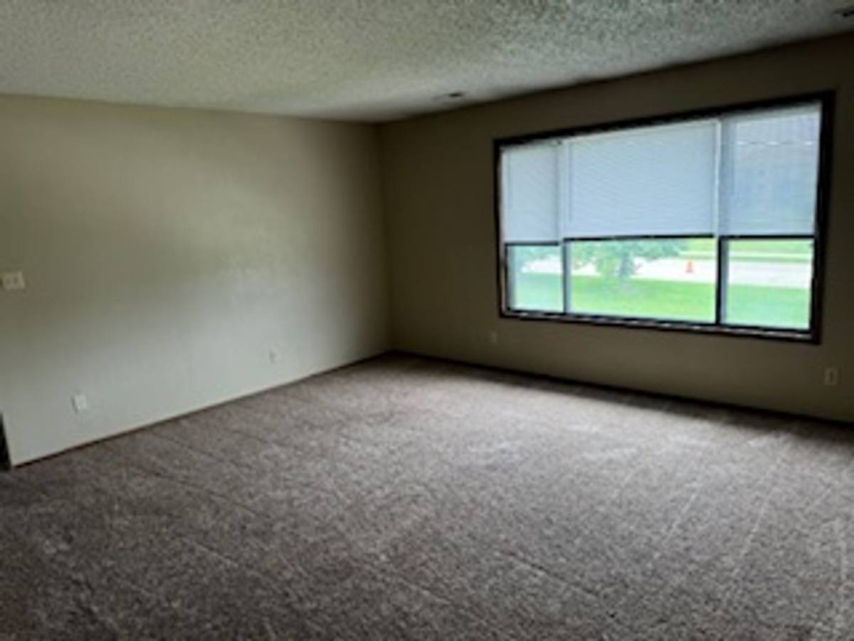 Apartment for rent at 3621 Sager Ave, Waterloo, IA 50701