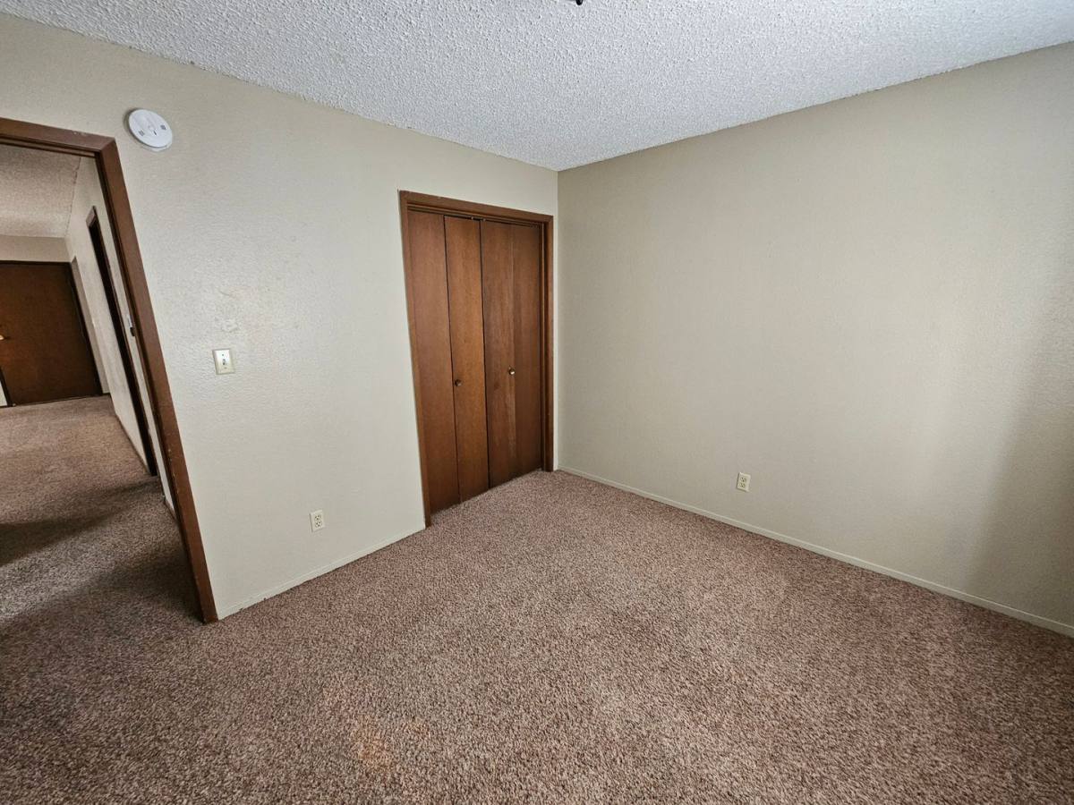 Apartment for rent at 3621 Sager Ave, Waterloo, IA 50701
