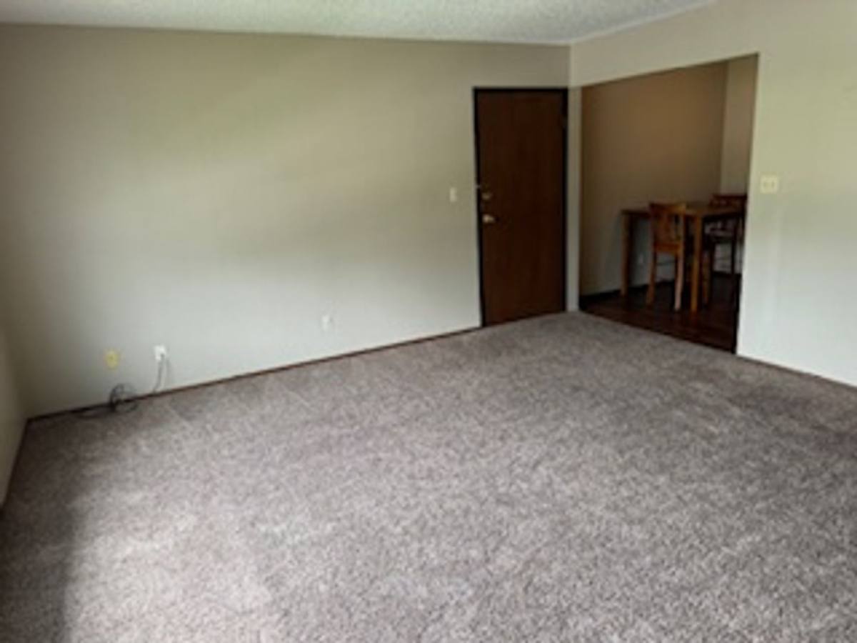 Apartment for rent at 3621 Sager Ave, Waterloo, IA 50701