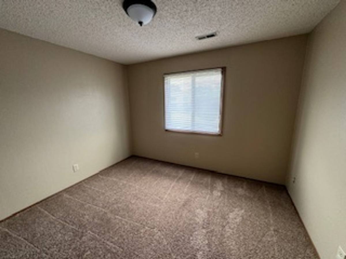 Apartment for rent at 3621 Sager Ave, Waterloo, IA 50701