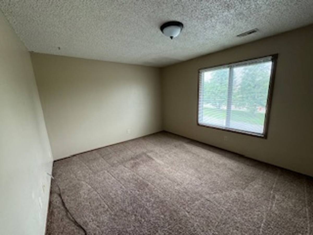 Apartment for rent at 3621 Sager Ave, Waterloo, IA 50701