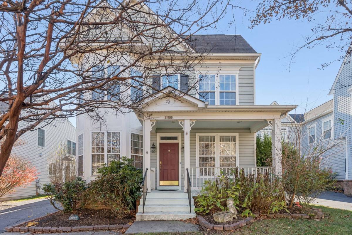 House for rent at 21590 Merion St, Ashburn, VA 20147