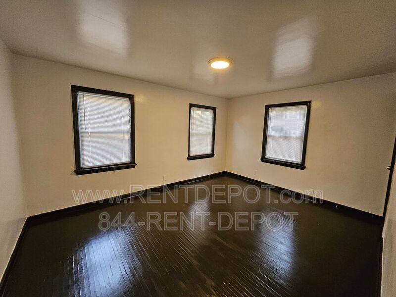 Townhouse for rent at 1133 Bayard Park Dr #B, Evansville, IN 47714
