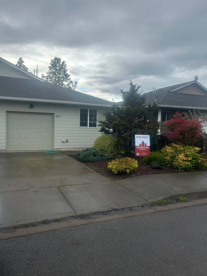 Apartment for rent at 504 College St, Philomath, OR 97370