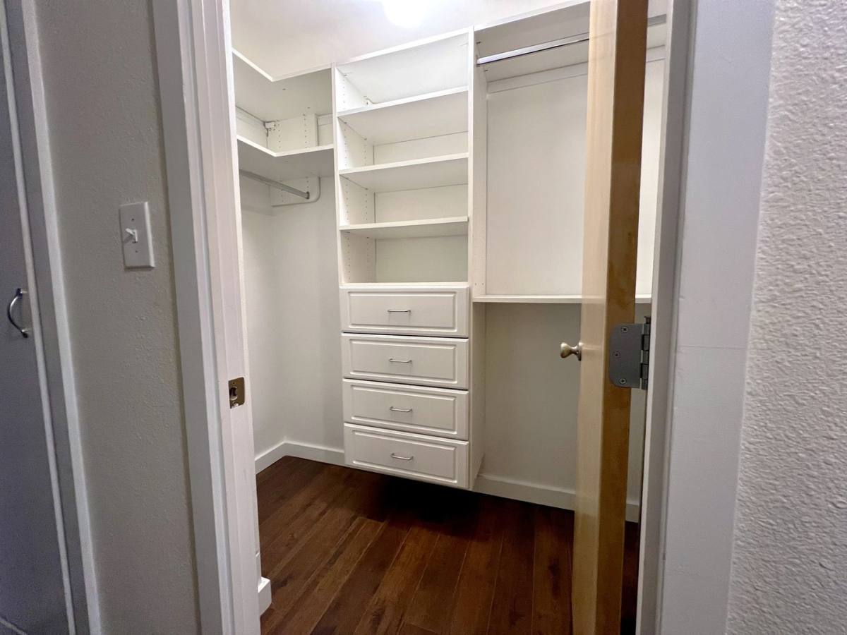 Apartment for rent at 535 13th Ave E, Seattle, WA 98102