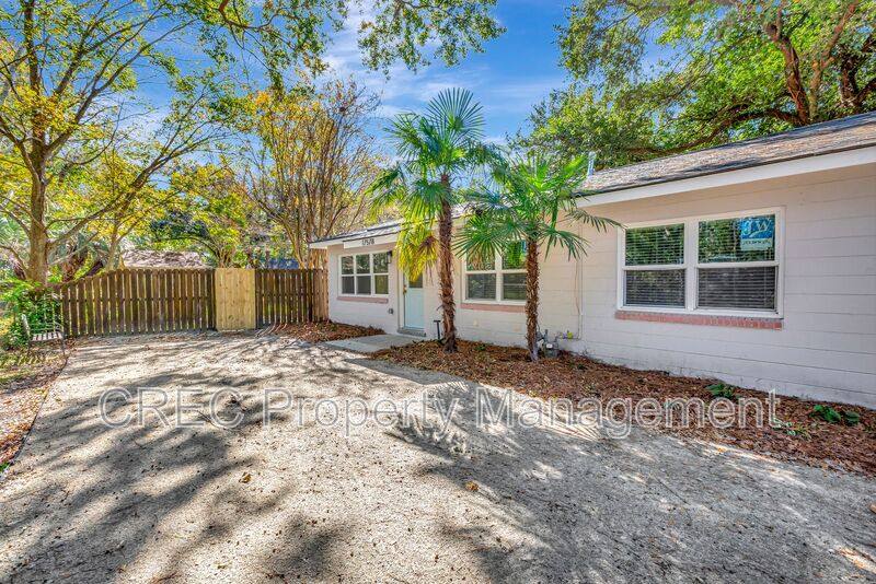 Apartment for rent at 1757 Skinner Ave #B, Charleston, SC 29407